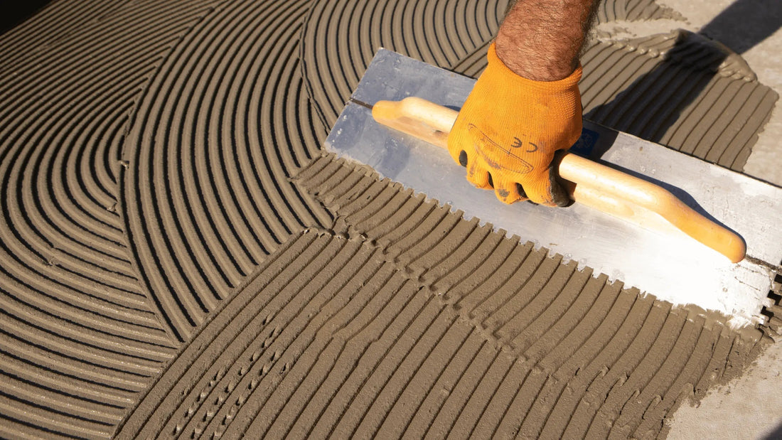 Zelf tegels leggen? Zo kies je de perfecte lijmkam! - Nivello