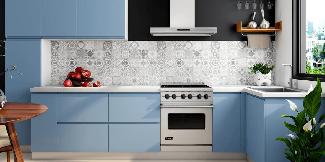 keuken met tegels tegen spatwand