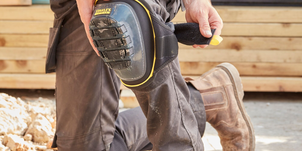 Ergonomisch tegelzetten: Hoe ontlast je jouw knieën en rug op de bouwplaats?
